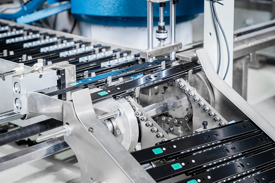 SL. 8452 slides production line